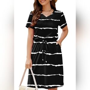 HUSKARY Black & White Striped V-Neck Dress
